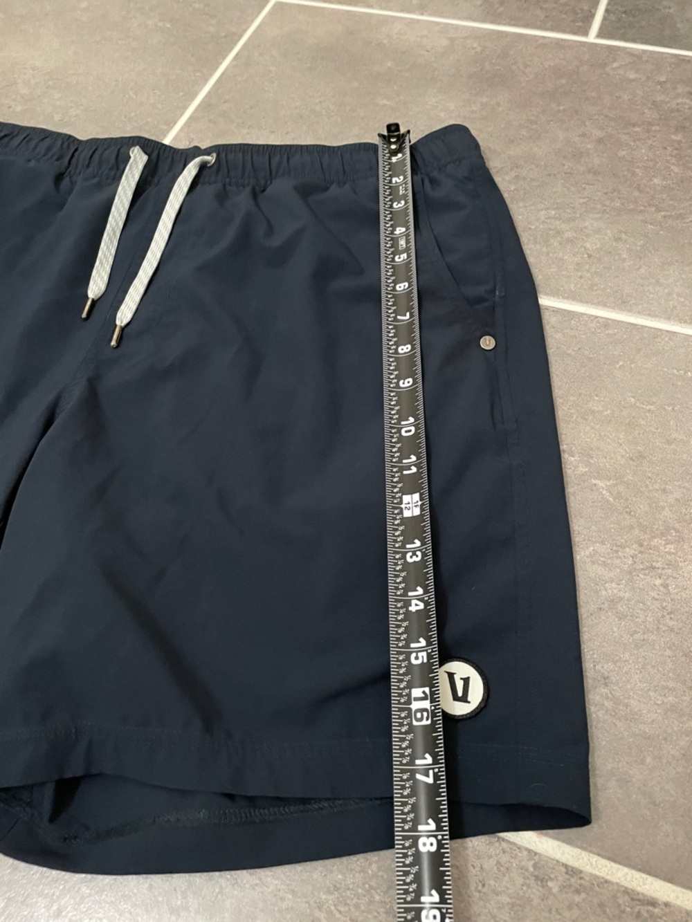 Vuori Kore Short Lined 7" size XL - Picture 5 of 11